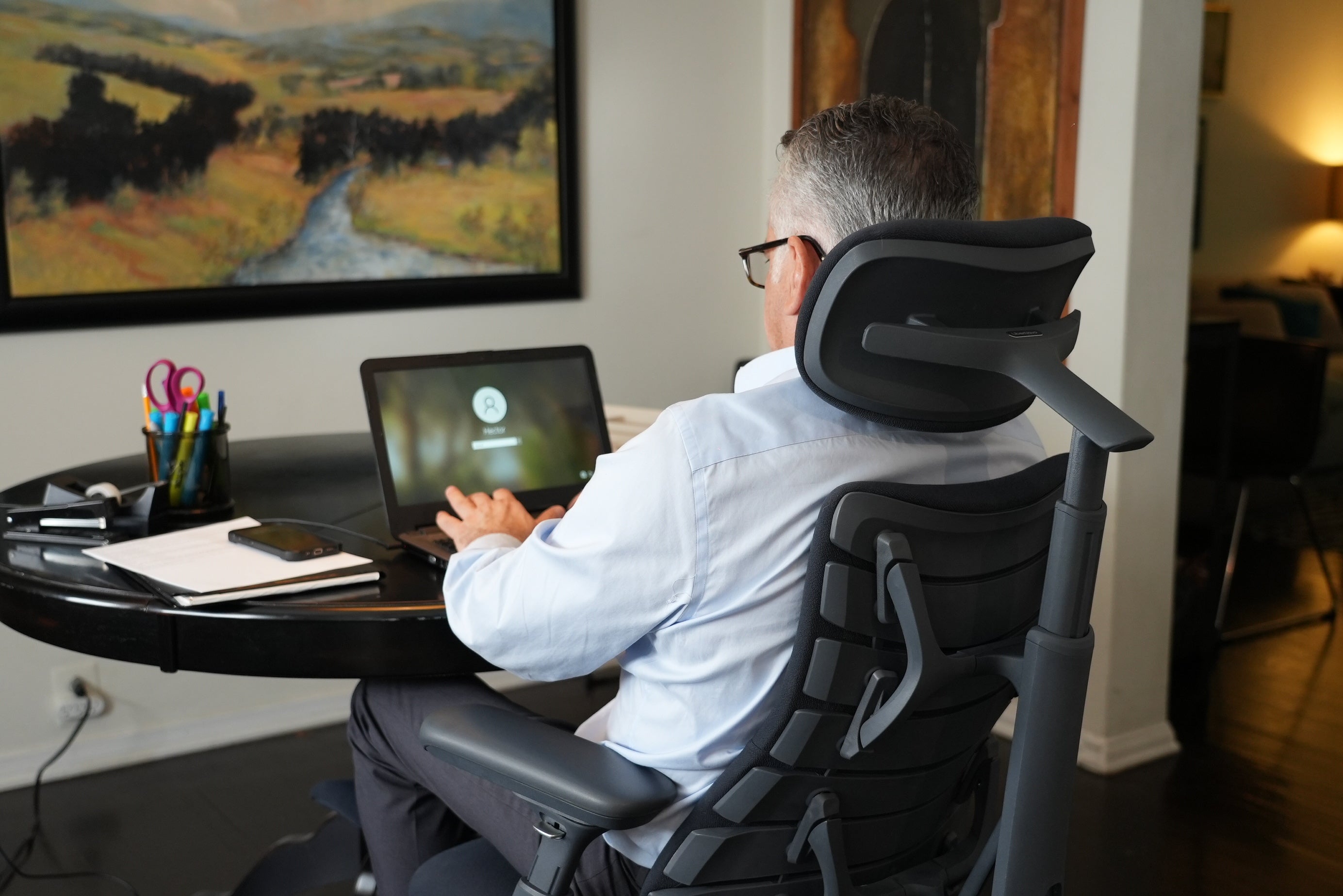 LiberNovo stellt ergonomischen Stuhl mit breiter Einstellbarkeit vor