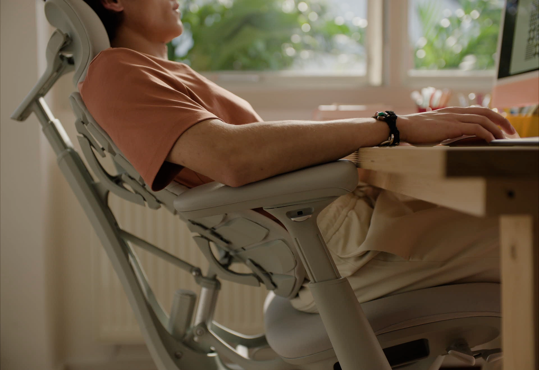 Optimize Your Posture: Monitor Height Ergonomics and Dynamic Support