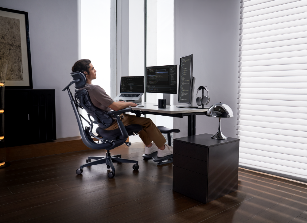 Dynamic Ergonomic Chair vs. Traditional Office Chair: What’s the Real Difference?