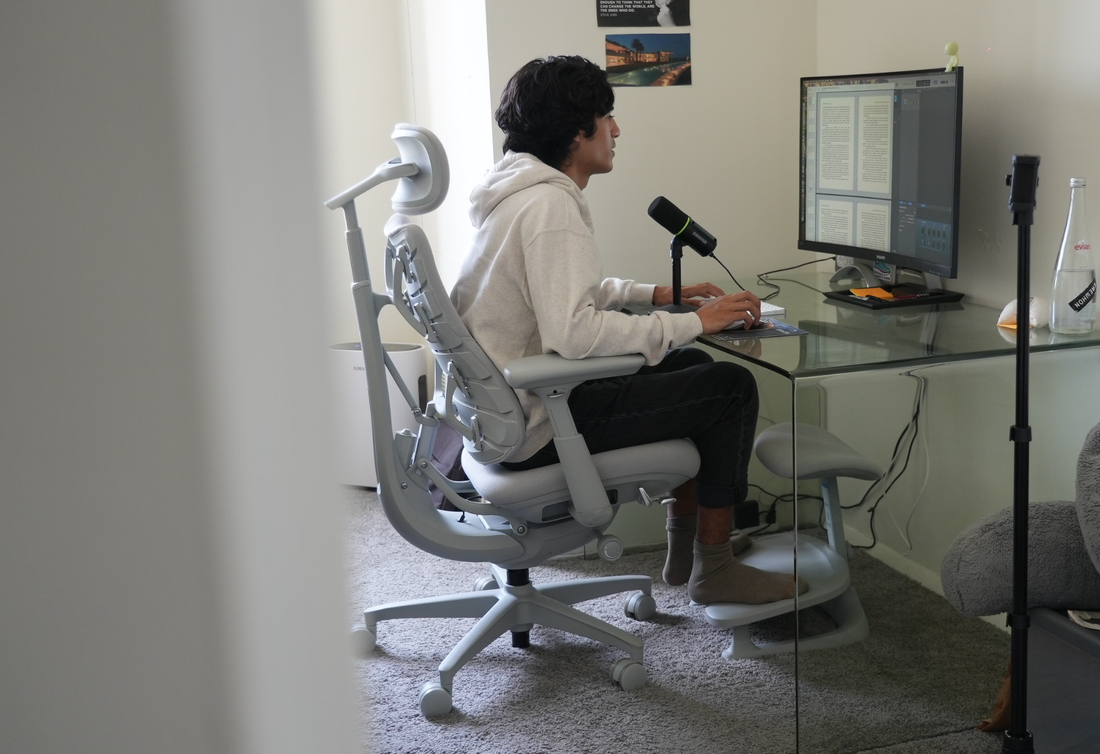 Legs Numb From Sitting? What Your Chair Has to Do With It | LiberNovo